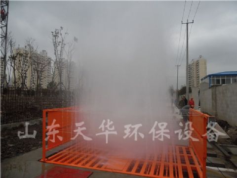 點(diǎn)擊查看詳細(xì)信息<br>標(biāo)題：標(biāo)準(zhǔn)型工程洗車機(jī)清洗效果 閱讀次數(shù)：4970